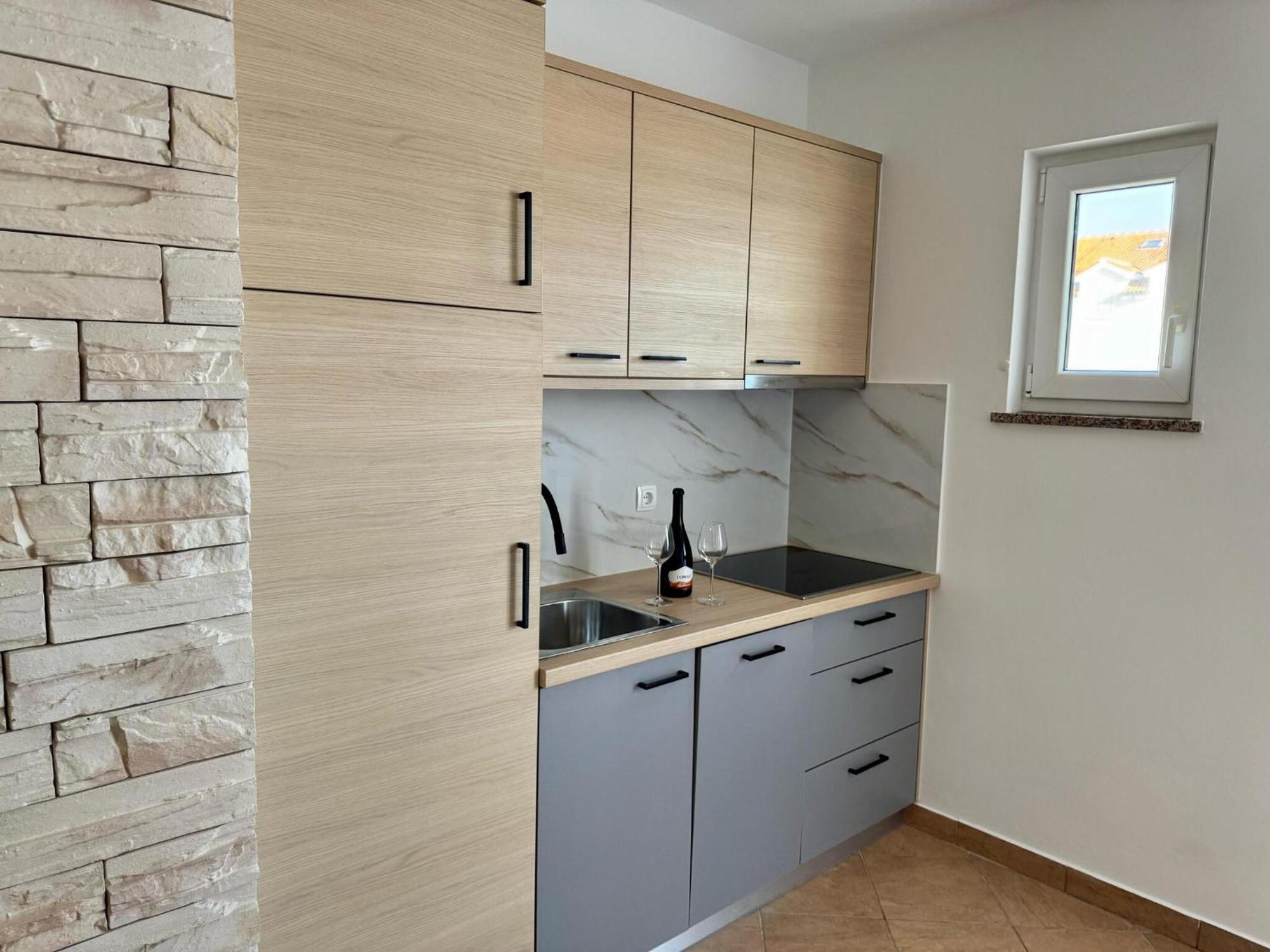 Apartments Franko Povljana Kamer foto